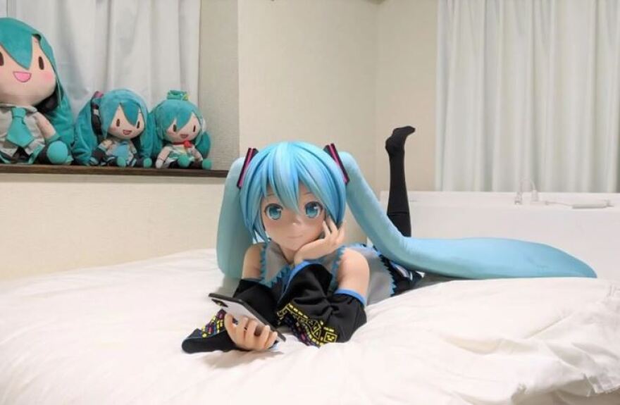 Ιάπωνας fictosexual «παντρεύτηκε» ένα ολόγραμμα και τώρα έχει προβλήματα... επικοινωνίας