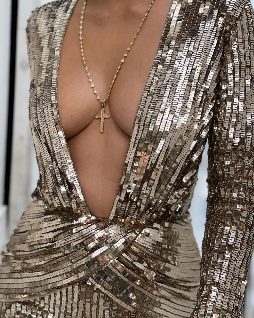 Χάλι Μπέρι: Ποζάρει γυμνή μπροστά στον θολωμένο καθρέφτη της - Δείτε φωτογραφίες