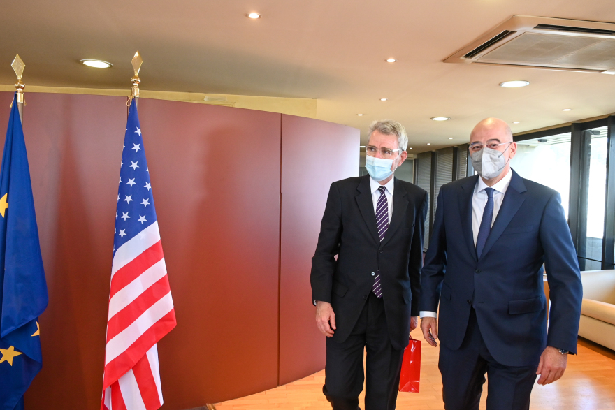 Νίκος Δένδιας: Παρέθεσε αποχαιρετιστήριο γεύμα στον Τζέφρι Πάιατ