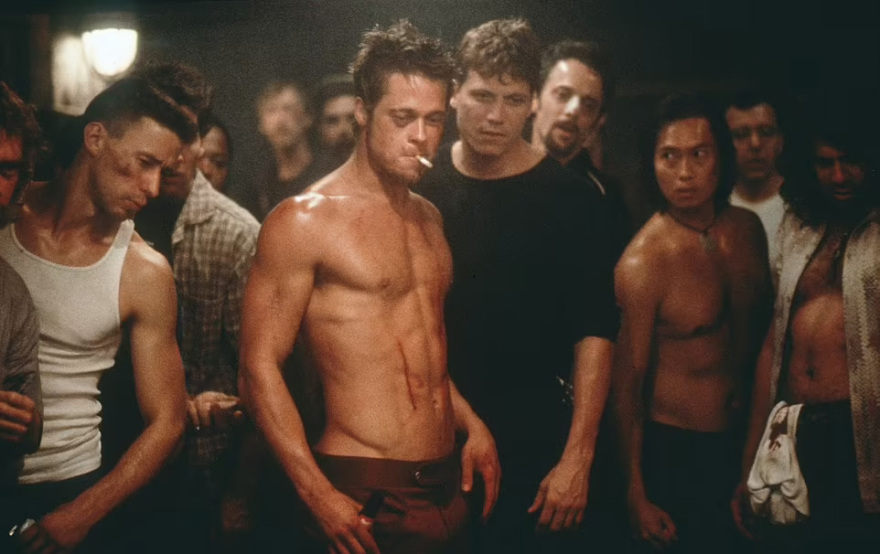 «Fight Club» στους δρόμους της Μπανγκόκ: Γροθιές, κλωτσιές και αίμα στους αυτοσχέδιους αγώνες που... ενέπνευσε ο Μπραντ Πιτ