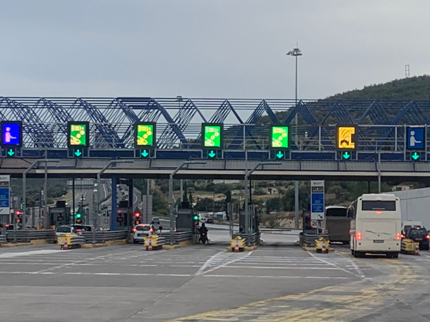 Πρωτομαγιά: Μεγάλη η έξοδος για το τριήμερο, αυξημένη η κίνηση στα λιμάνια παρά τον άστατο καιρό