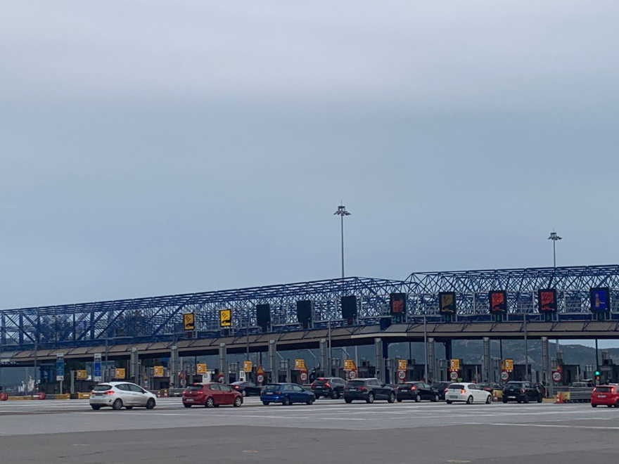 Πρωτομαγιά: Μεγάλη η έξοδος για το τριήμερο, αυξημένη η κίνηση στα λιμάνια παρά τον άστατο καιρό