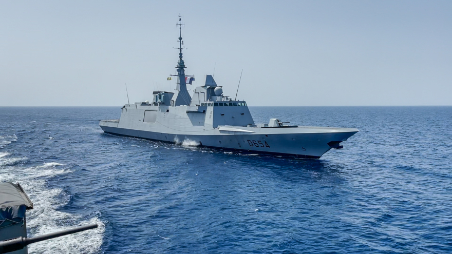 Συνεκπαίδευση ελληνικής και γαλλικής φρεγάτας στην Κρήτη - Δείτε βίντεο