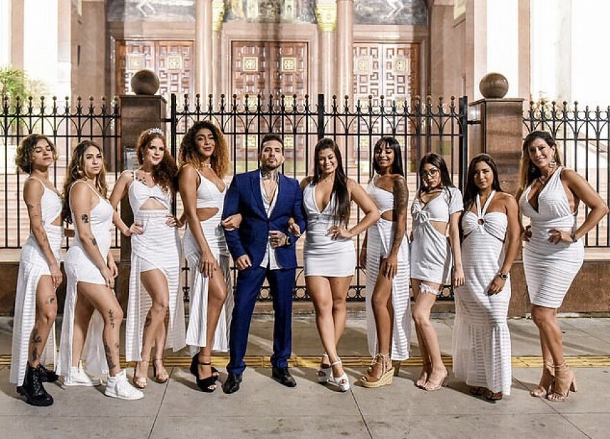 Σεξουαλική ζωή με πρόγραμμα: Ο Βραζιλιάνος ινφλουένσερ με τις εννέα γυναίκες