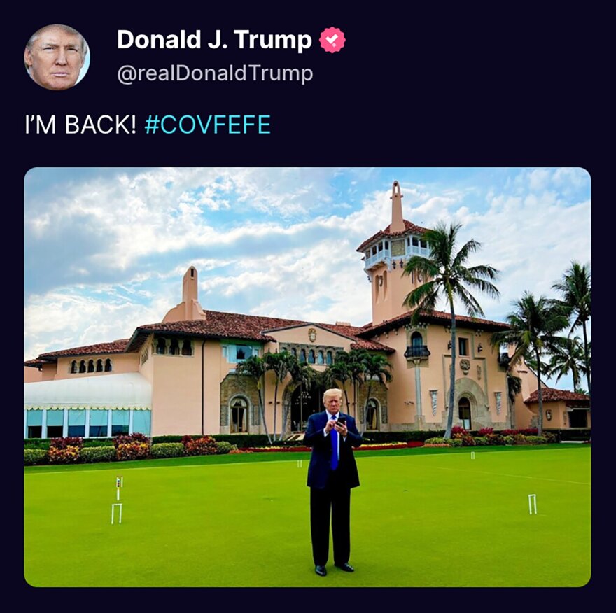 Τραμπ: Επέστρεψε στα μέσα κοινωνικής δικτύωσης με το πρώτο του μήνυμα στη νέα του πλατφόρμα Truth Social