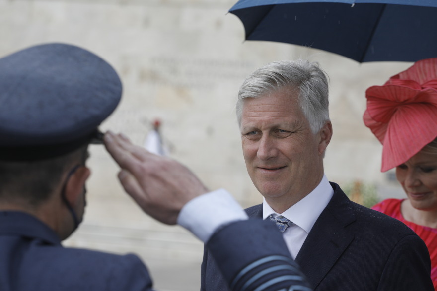 Στην Ελλάδα το βασιλικό ζεύγος του Βελγίου - Σε λίγο η συνάντηση με Μητσοτάκη