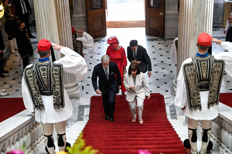 Σακελλαροπούλου: «Θέλουμε να ενισχύσουμε τις ήδη εξαιρετικές σχέσεις Ελλάδας-Βελγίου» τόνισε στη συνάντηση με το βασιλικό ζεύγος