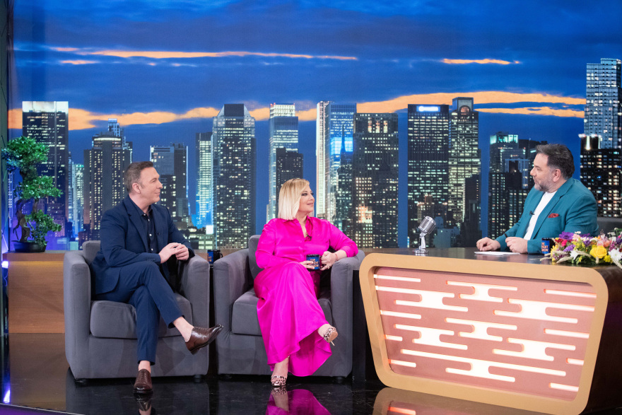 The 2Night Show: Ο Αρναούτογλου υποδέχεται τους Φλορίντα Πετρουτσέλι, Νάνσυ Ζαμπέτογλου και Θανάση Αναγνωστόπουλο