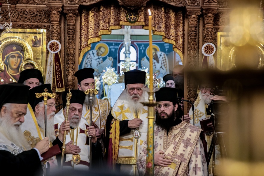 Σε κλίμα θλίψης η εξόδιος ακολουθία του μακαριστού μητροπολίτη Δράμας Παύλου