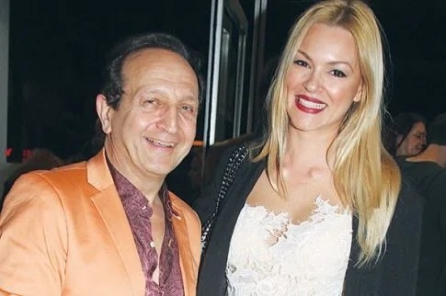 Σπύρος Μπιμπίλας και Βίκυ Κάβουρα φωτογραφίζονται με τα μαγιό τους