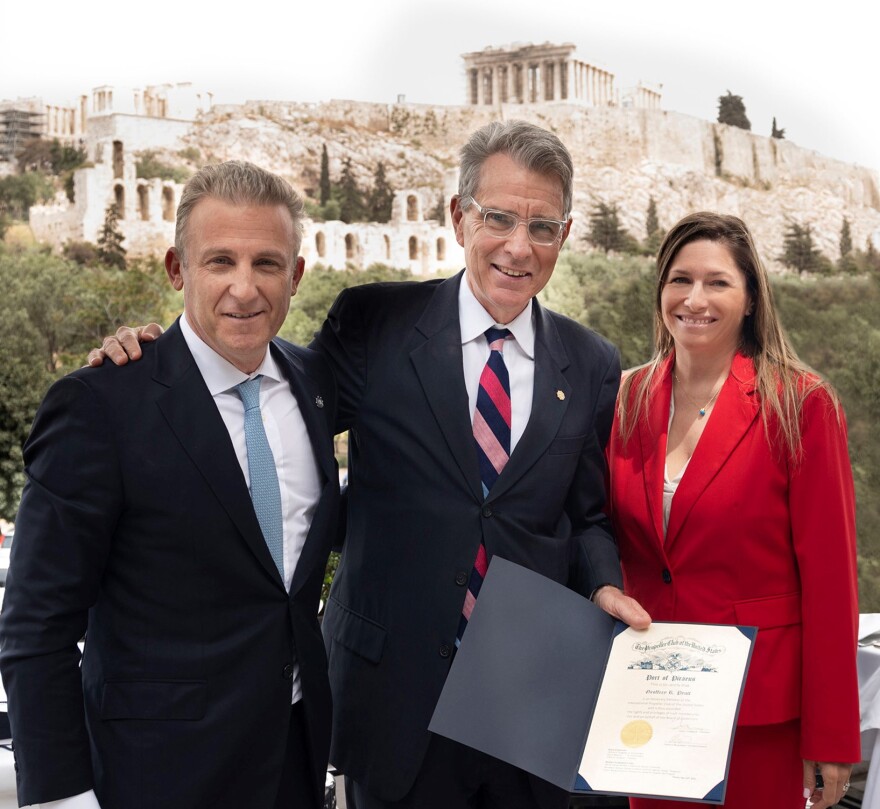 Propeller Club Πειραιά: Αποχαιρετιστήριο γεύμα προς τιμήν του Τζέφρι Πάιατ