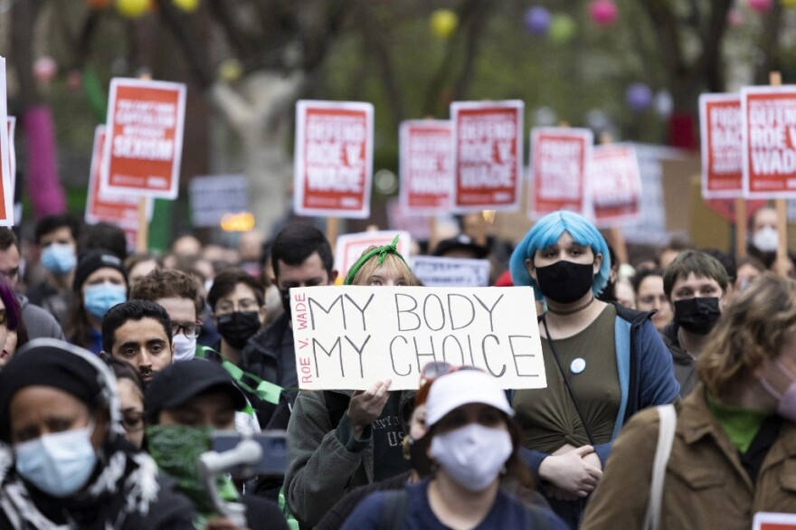 ΗΠΑ: Η Οκλαχόμα απαγορεύει την άμβλωση - Στους δρόμους χιλιάδες Νεοϋορκέζοι
