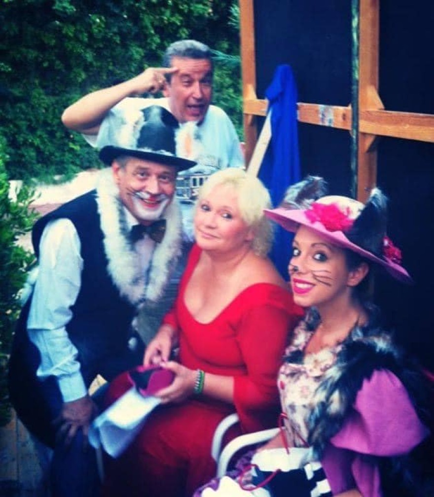 Έλενα Αθανασοπούλου: Ποια είναι η ηθοποιός που κατηγορεί για βιασμό τον σκηνοθέτη των μεγάλων τηλεοπτικών επιτυχιών