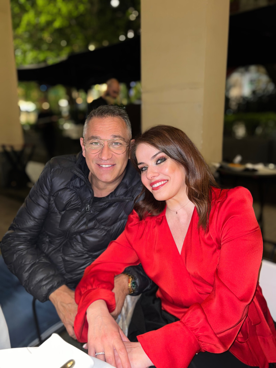 Ο Γιώργος Ντάβλας τιμά τον Καλλιτεχνικό Διευθυντή της Βασιλικής Όπερας του Covent Garden