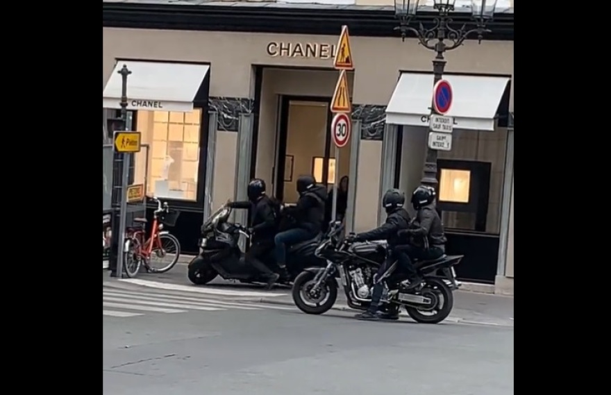 Σάλος στη Γαλλία: Παραιτήθηκε από την Εθνοσυνέλευση η εκλεκτή του Μακρόν που ξόδευε €2.000 το μήνα σε ρούχα - εσώρουχα