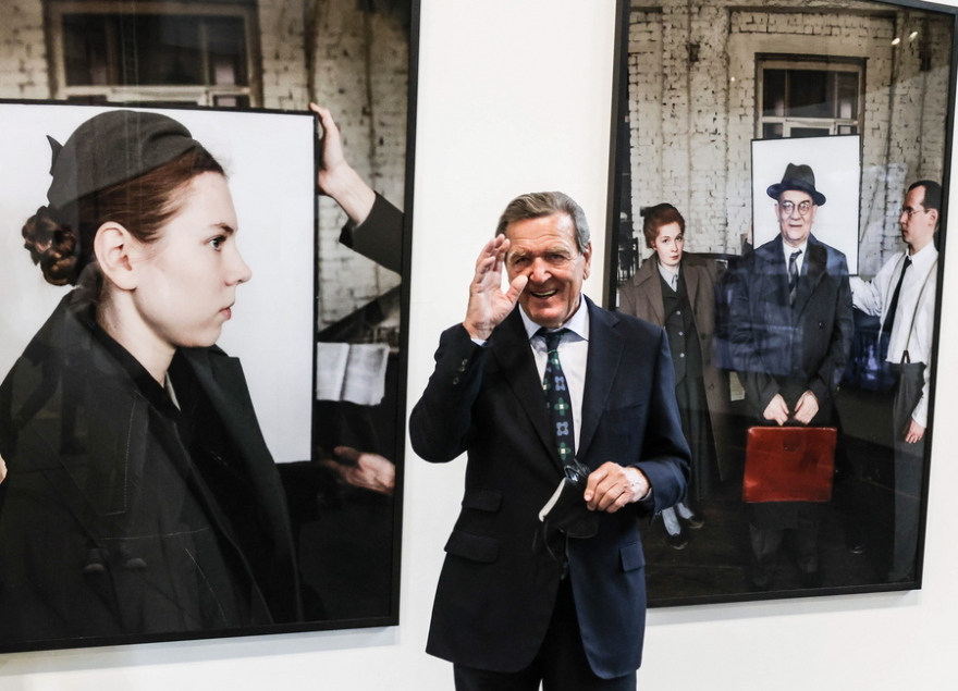 Politico: Η λίστα των 12 Γερμανών που «φλέρταραν» με τη Ρωσία - Πρώτη και καλύτερη η Μέρκελ