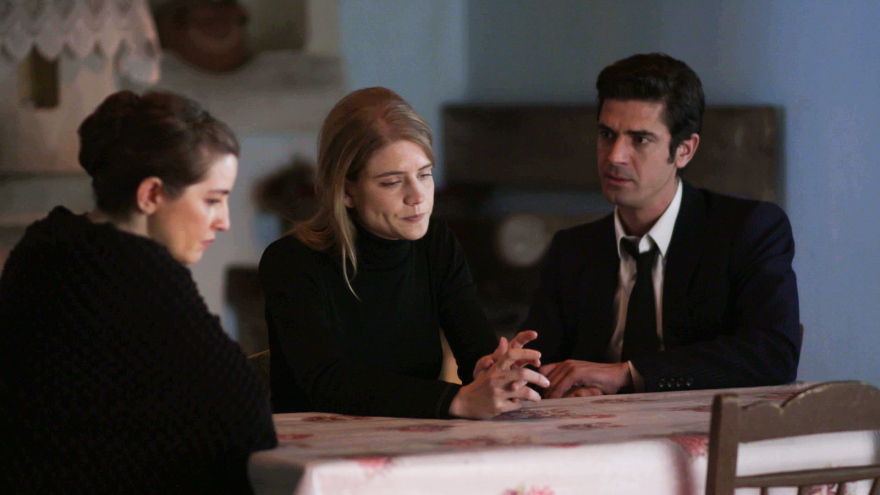 Άγριες Μέλισσες: Η Κορίνα ανακοινώνει στον Ακύλα τον χωρισμό της με τον Μελέτη