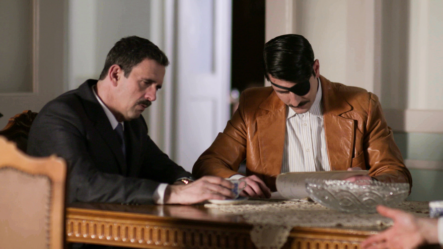 Άγριες Μέλισσες: Η Κορίνα ανακοινώνει στον Ακύλα τον χωρισμό της με τον Μελέτη