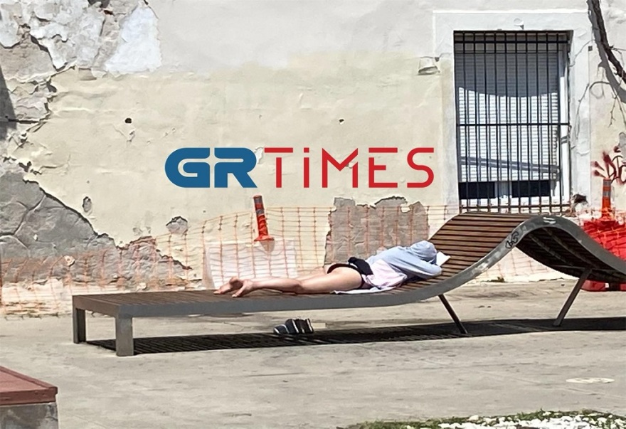 Θεσσαλονίκη: Φόρεσε μαγιό και πήγε για ηλιοθεραπεία στο Λιμάνι