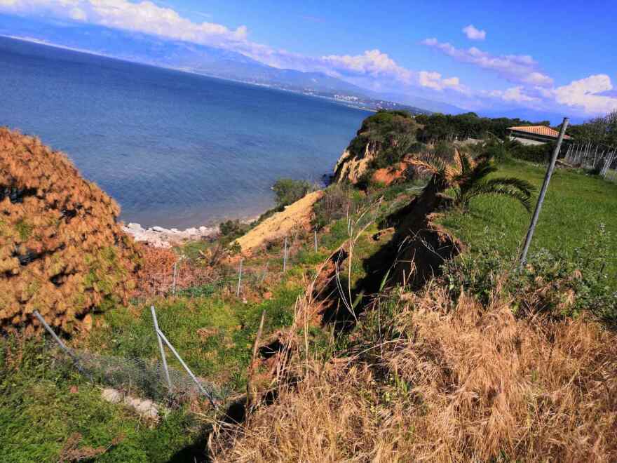 Μεγάλη κατολίσθηση στο Καλαμάκι Αχαΐας - Δείτε βίντεο