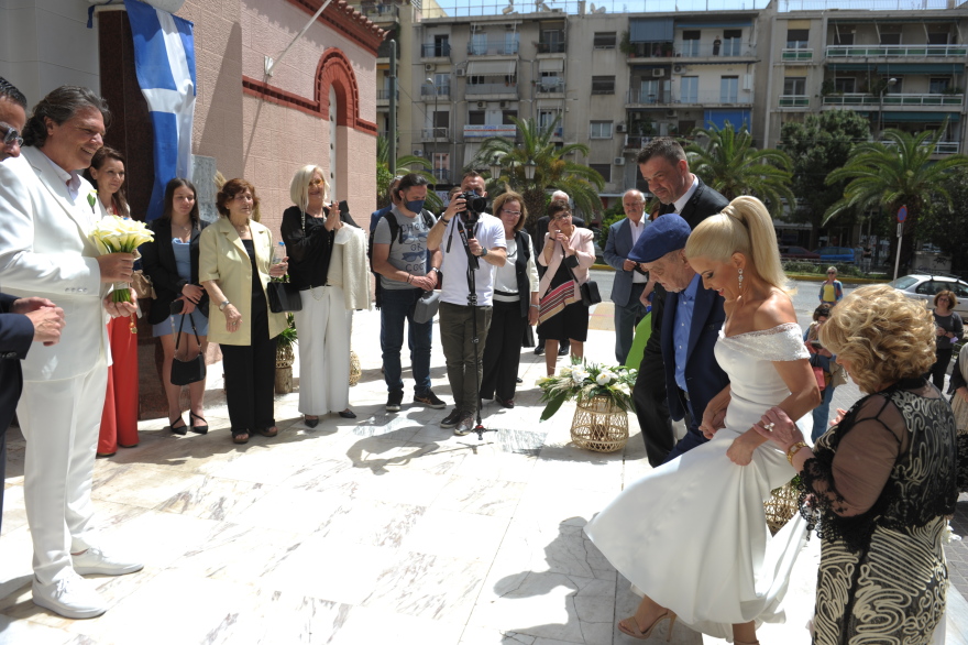Βίκυ Χαντζή: Παντρεύτηκε τον αγαπημένο της, Γιώργο Σκλαβούνο