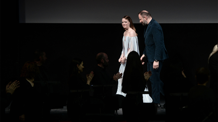 Γιώργος Λάνθιμος: Παγκόσμια πρεμιέρα για την «Βληχή» - Όλα τα φλας στην Έμα Στόουν