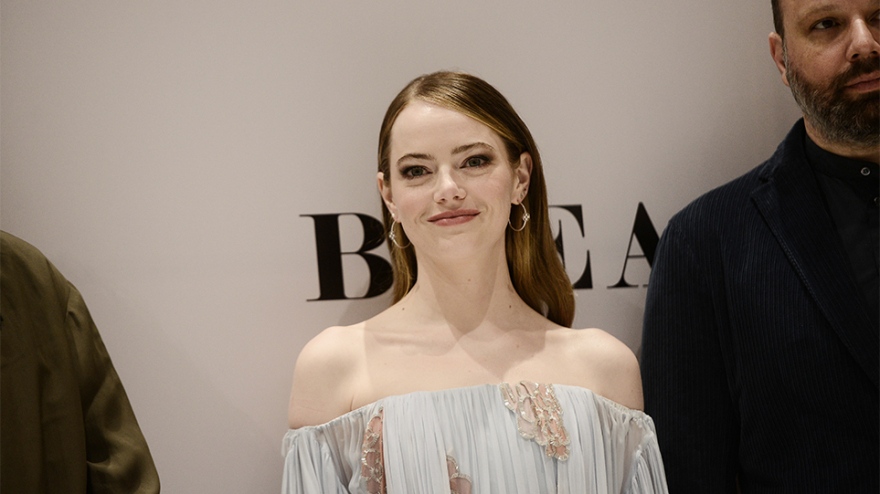 Γιώργος Λάνθιμος: Παγκόσμια πρεμιέρα για την «Βληχή» - Όλα τα φλας στην Έμα Στόουν