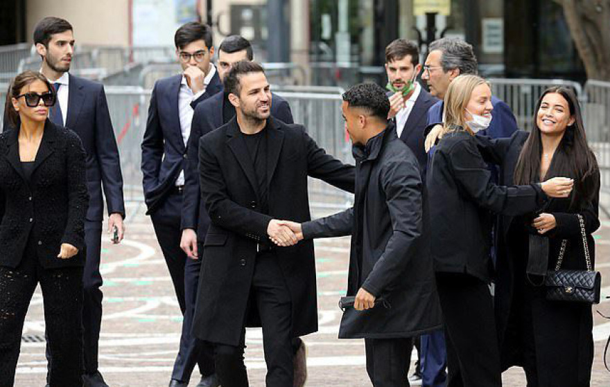 Ραϊόλα: Στην κηδεία του οι Χάαλαντ, Ζλάταν και Φάμπρεγας 