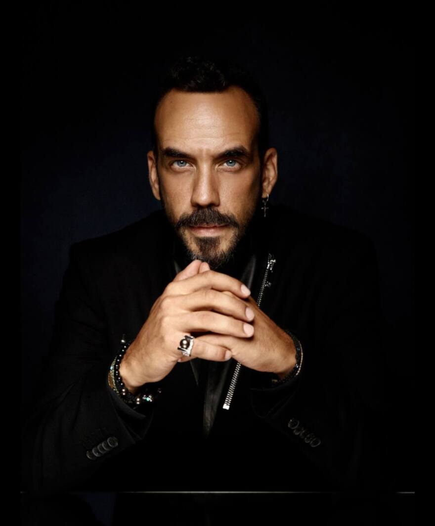 Ο Στέφανος Κορκολής στο θέατρο Παλλάς στις 16 Μαΐου