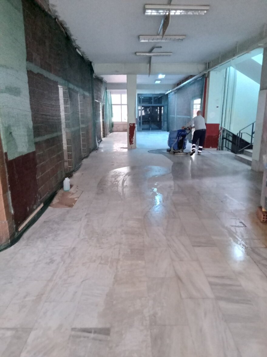 Κατακραυγή για τις καταστροφές στο ΑΠΘ - Πώς ήταν ο χώρος πριν «μπουκάρουν» με βαριοπούλες