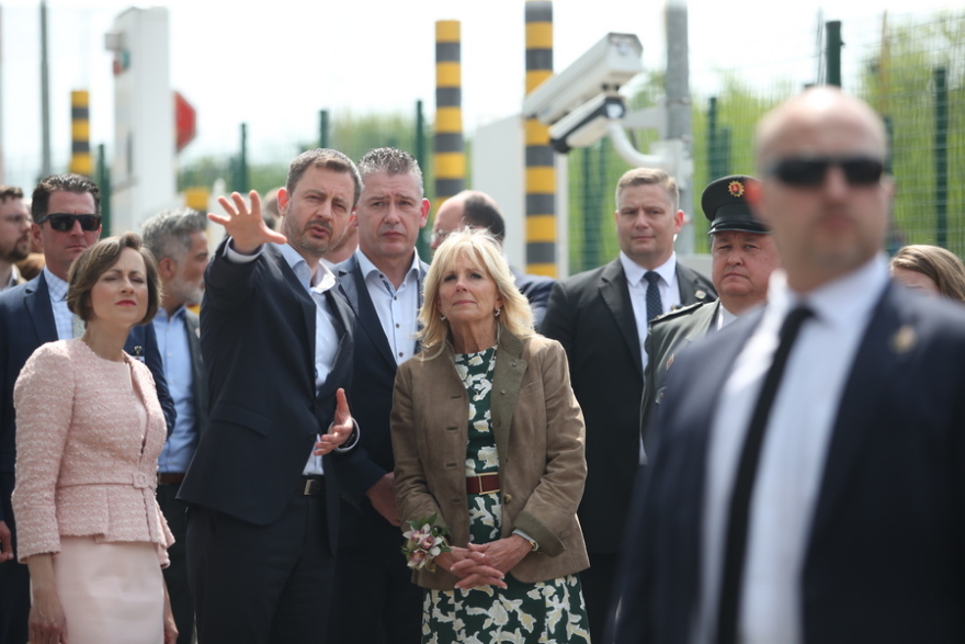 Σλοβακία - Τζιλ Μπάιντεν: «Οι καρδιές του αμερικανικού λαού είναι με τις μητέρες της Ουκρανίας»