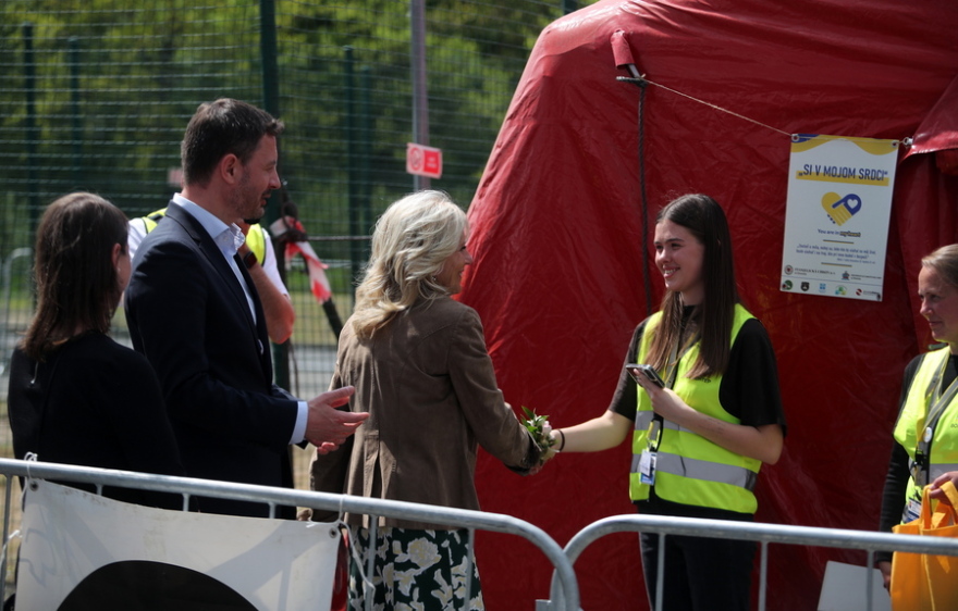 Σλοβακία - Τζιλ Μπάιντεν: «Οι καρδιές του αμερικανικού λαού είναι με τις μητέρες της Ουκρανίας»
