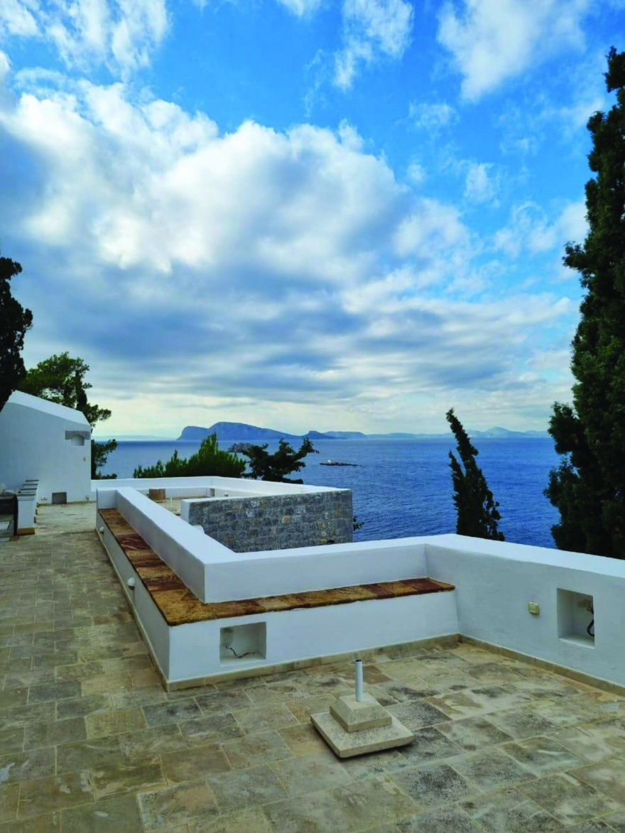 Αρχοντικό Μπουντούρη: «Πωλείται Ιστορία» 10 εκατ. ευρώ στην Ύδρα