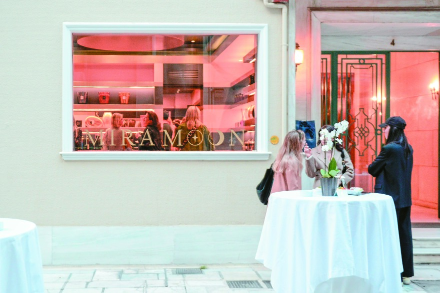 Μαρίζα Κουτσολιούτσου: Ενώ η δίκη συνεχίζεται, άνοιξε... Folli Follie στο Κολωνάκι