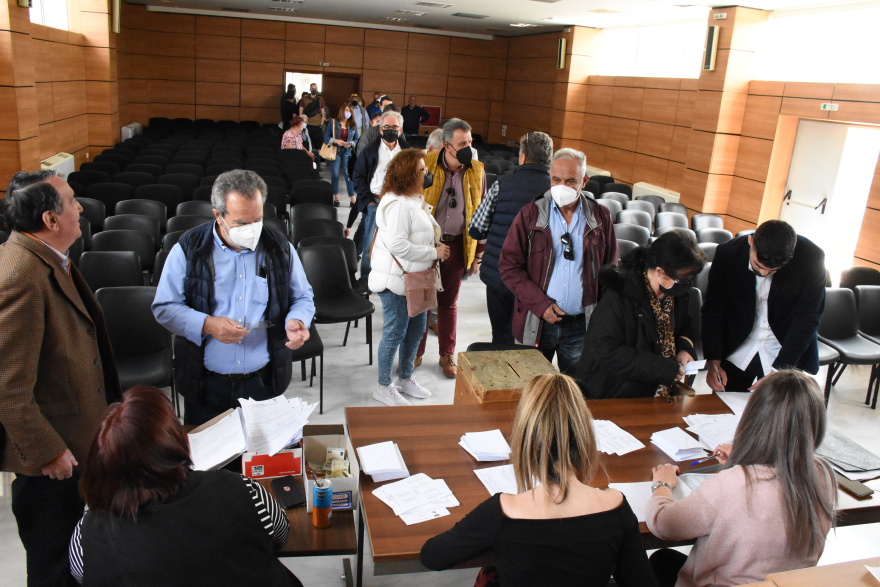 ΠΑΣΟΚ: O «πράσινος ήλιος» επέστρεψε - «Ψήφος εμπιστοσύνης» από 180.000 πολίτες