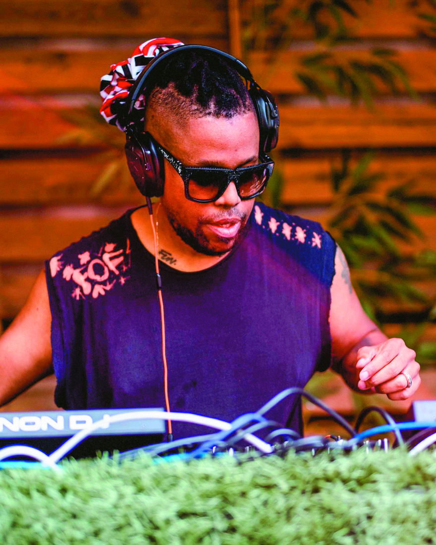 Μύκονος: Χορός εκατομμυρίων στα beach clubs για τους διάσημους djs