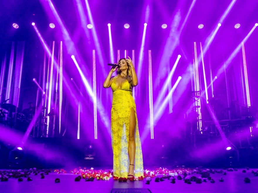 Εντυπωσιακή η πρεμιέρα του Σάκη Ρουβά και της Έλλης Κοκκίνου στη Θεσσαλονίκη