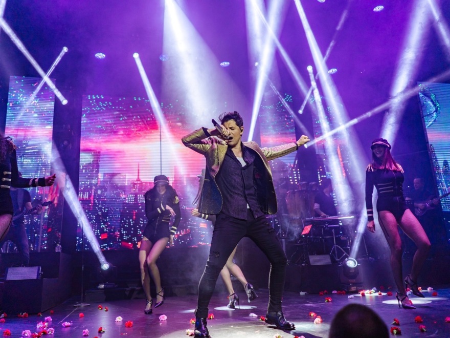 Εντυπωσιακή η πρεμιέρα του Σάκη Ρουβά και της Έλλης Κοκκίνου στη Θεσσαλονίκη