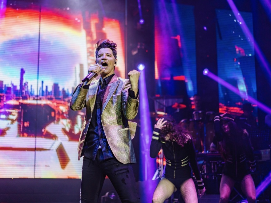 Εντυπωσιακή η πρεμιέρα του Σάκη Ρουβά και της Έλλης Κοκκίνου στη Θεσσαλονίκη