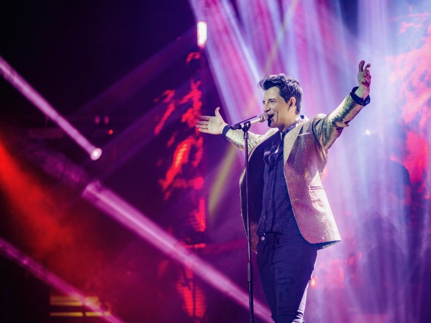 Εντυπωσιακή η πρεμιέρα του Σάκη Ρουβά και της Έλλης Κοκκίνου στη Θεσσαλονίκη