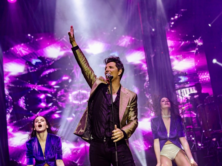 Εντυπωσιακή η πρεμιέρα του Σάκη Ρουβά και της Έλλης Κοκκίνου στη Θεσσαλονίκη