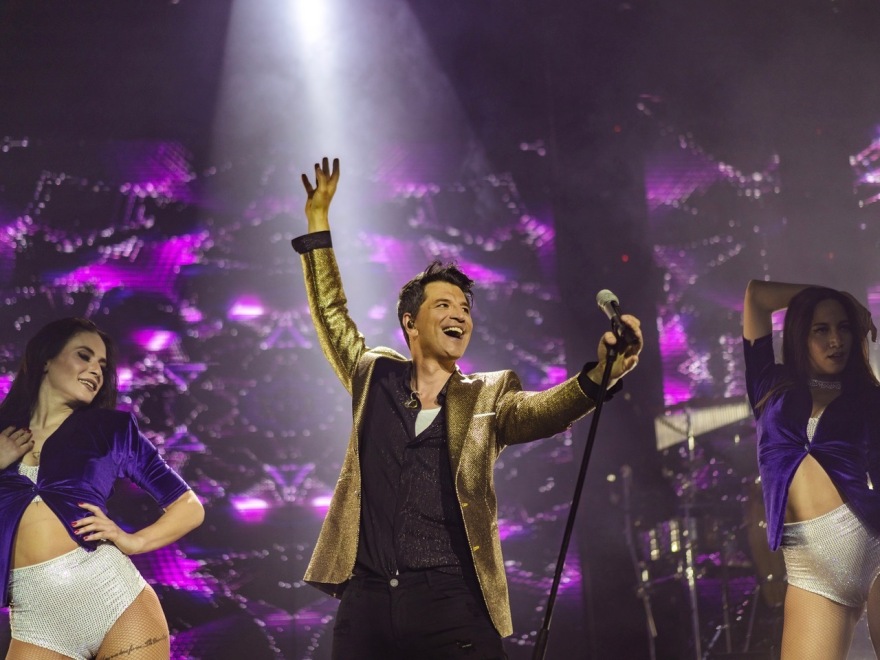 Εντυπωσιακή η πρεμιέρα του Σάκη Ρουβά και της Έλλης Κοκκίνου στη Θεσσαλονίκη