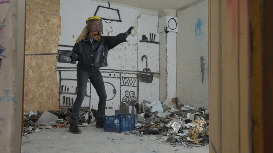 Night Out: Ο Θεοχάρης Ιωαννίδης υποδέχεται την Εβελίνα Παπούλια