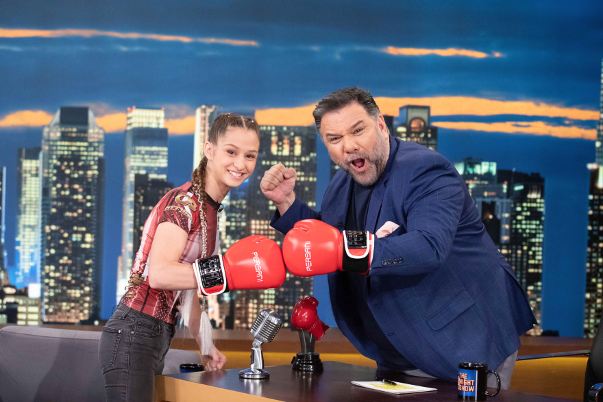 The 2night Show: Καλεσμένοι η Άννα Μαρία Τριφύλλη και ο Μάκης Δελαπόρτας