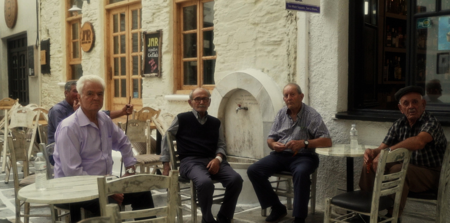 Ίος: Ένα μαγικό «ταξίδι» στην εποχή των χίπις αλλά και στα... ξέφρενα πάρτι του σήμερα - Εντυπωσιακό ντοκιμαντέρ