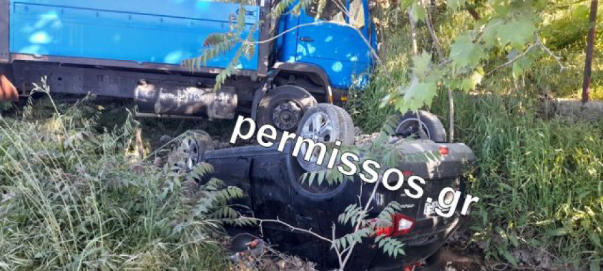 Τρομακτικό τροχαίο ατύχημα στην Αλίαρτο, σώθηκαν από θαύμα οδηγός και συνοδηγός