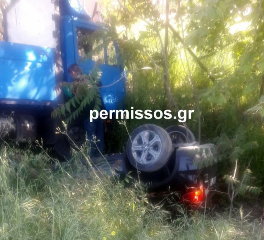 Τρομακτικό τροχαίο ατύχημα στην Αλίαρτο, σώθηκαν από θαύμα οδηγός και συνοδηγός