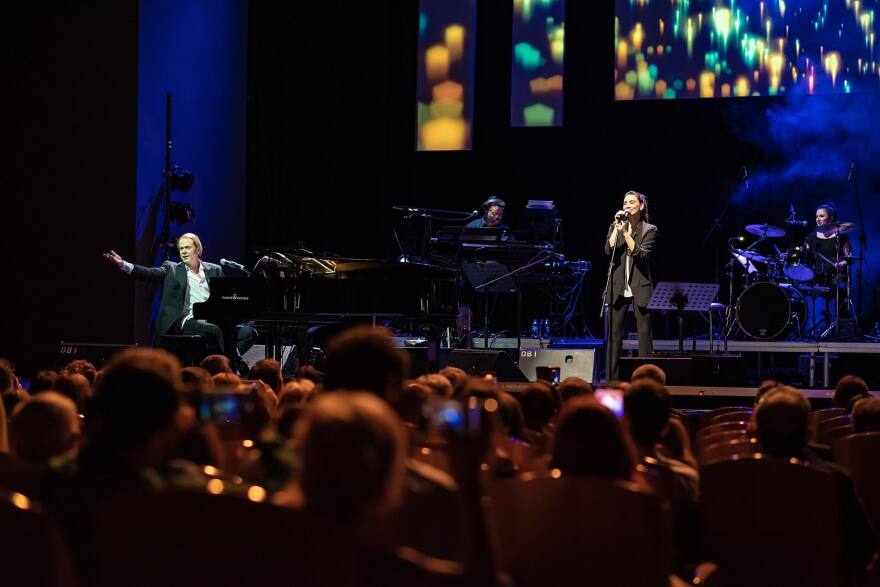 Στέφανος Κορκολής: Εντυπωσιακή «sold out» συναυλία στο Παλλάς - Δείτε βίντεο και φωτογραφίες