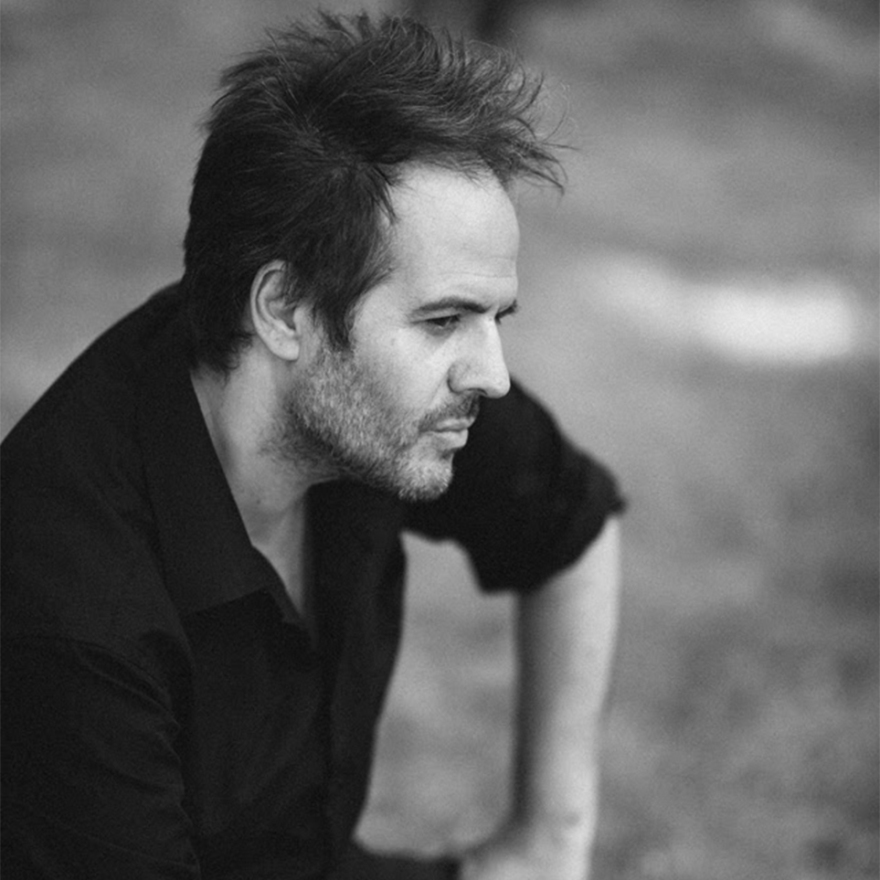 Μισή Καρδιά: Το νέο μυθιστόρημα του Δημήτρη Σωτάκη