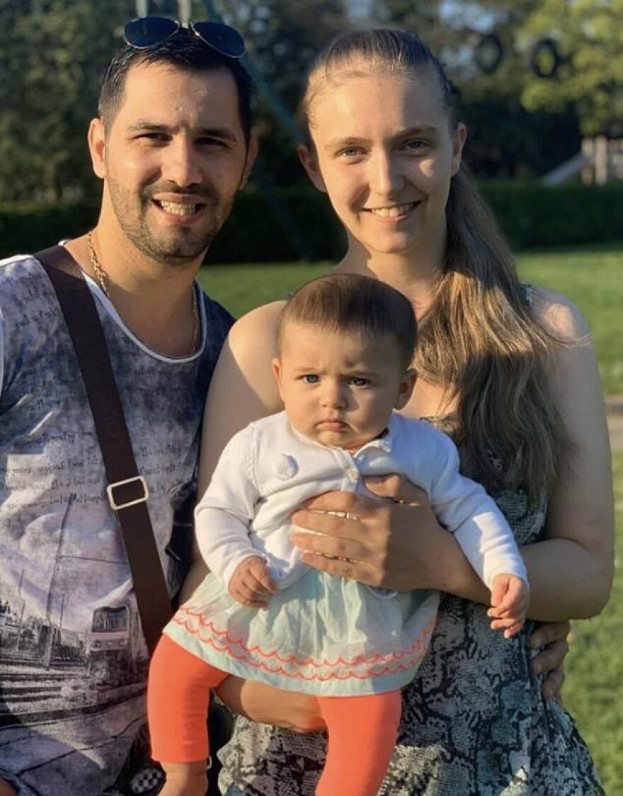 Βρετανία: Κράτησε το παιδί του βιαστή της, τον παντρεύτηκε και τον οδήγησε στη φυλακή 2 χρόνια μετά…